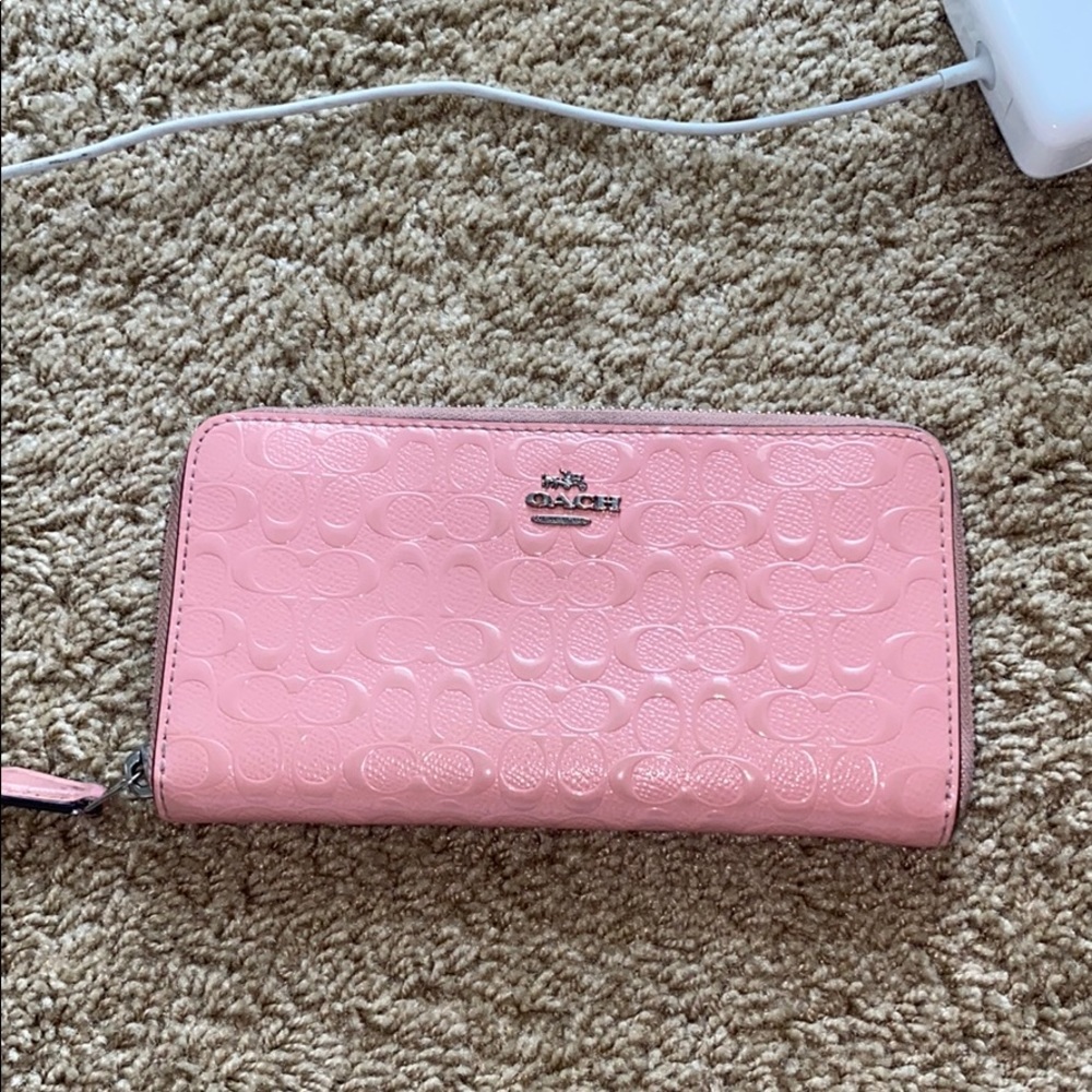 USED PINK COACH WALLET